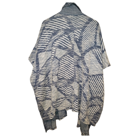 CHICO'S SHAWL OS - Picture 2 of 3